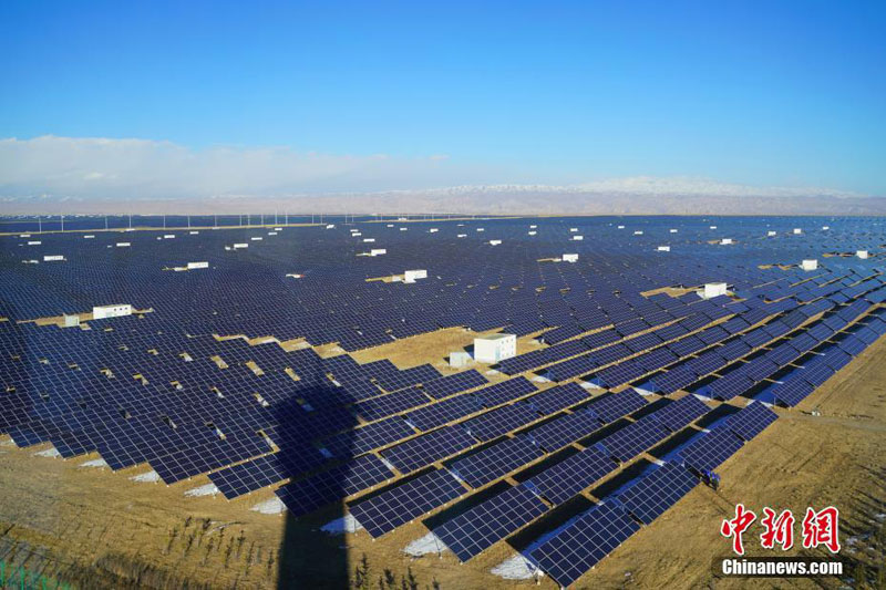 ferme solaire dans le « désert de Tara » au Qinghai