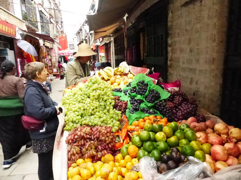 petit marché dans le vieux Lhassa (2019)