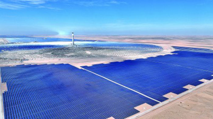 Il s’agit du projet de composite photovoltaïque photothermique de Shanghai Electric à Dubaï. Agence de presse Xinhua