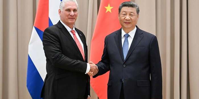 Miguel Diaz-Canel Bermudez, président de la République de Cuba et Xi JinPing, présdent de la République populaire de Chine